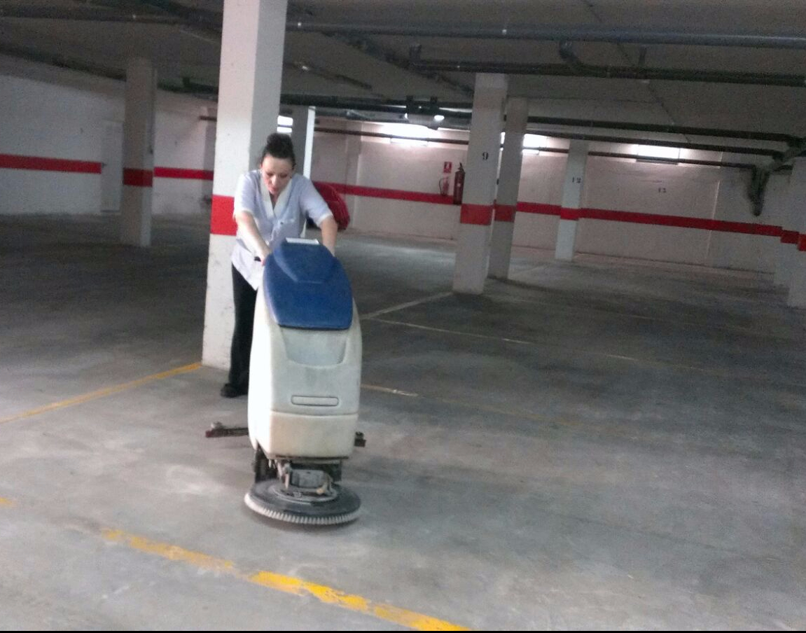 limpieza de garajes, limpiezahv, ljmpieza, servicios de limpieza Murcia, San Javier, profesionales de limpieza, equipos de limpieza